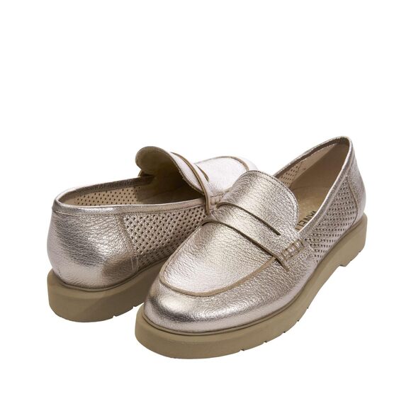 Vaneli Women's Kiphy Loafer Shell Grained Met 6.5